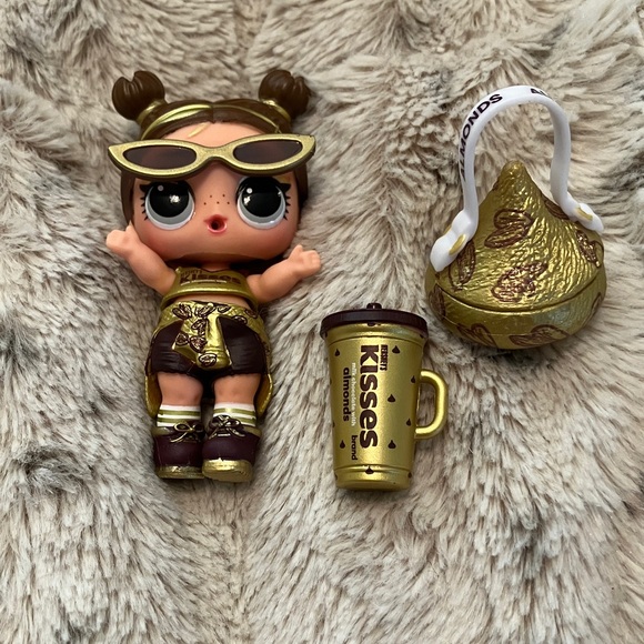 MGA Entertainment Other - * LOL Surprise Mini Sweets 2 - MISSY ALMOND - Hershey’s Kisses *